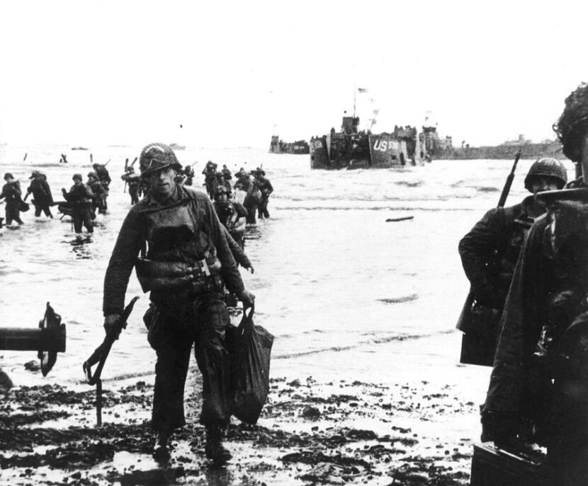 American assault troops move onto Utah Beach (Public Domain)