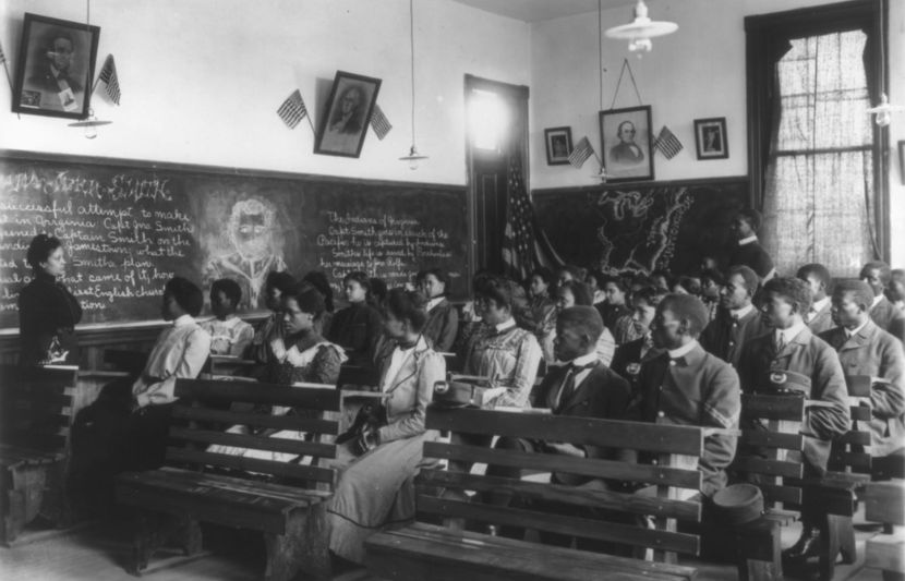  More details A history class conducted at the Tuskegee Institute in 1902